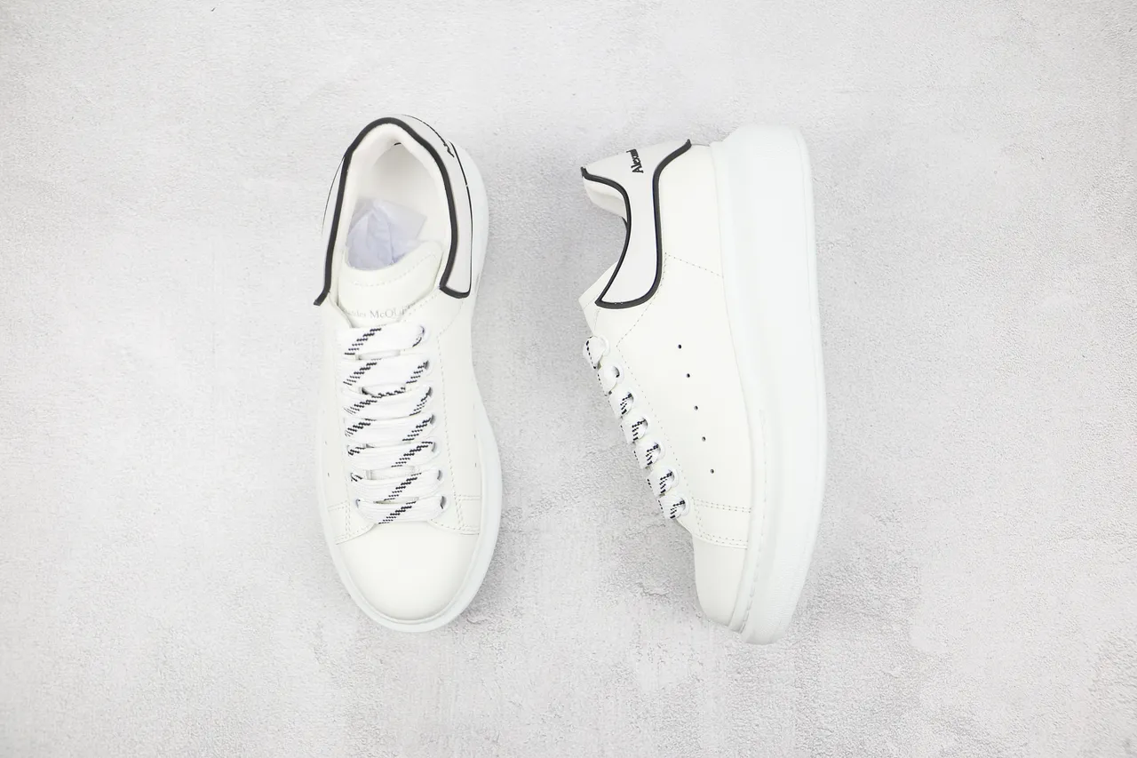 Alexander McQueen oversized sneaker，白色黑色，平台鞋底，光滑皮革鞋面，生活方式运动鞋 8