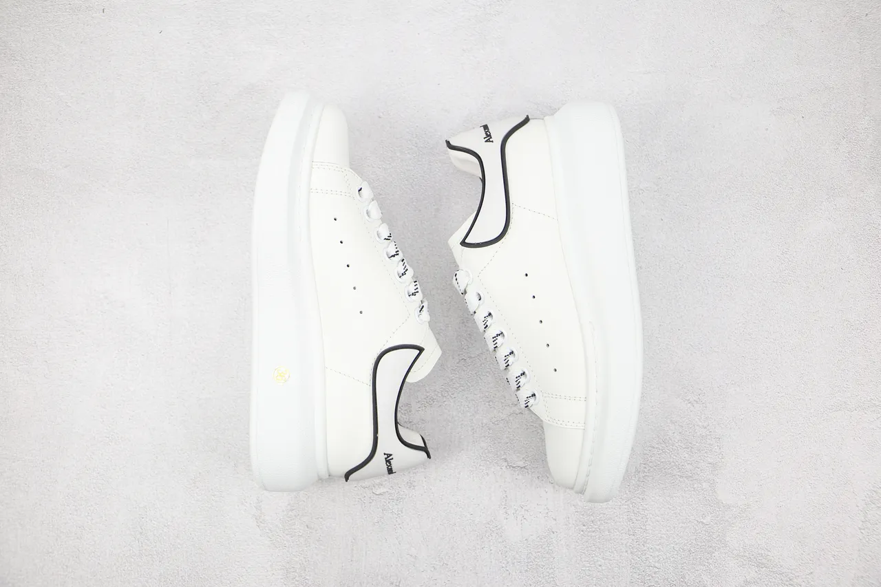 Alexander McQueen oversized sneaker，白色黑色，平台鞋底，光滑皮革鞋面，生活方式运动鞋 9