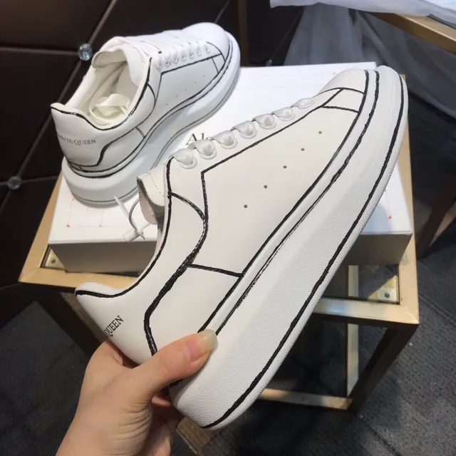 Alexander McQueen Oversized Sneaker White Black Silhouette Leather Upper Lifestyle Sneakers 4