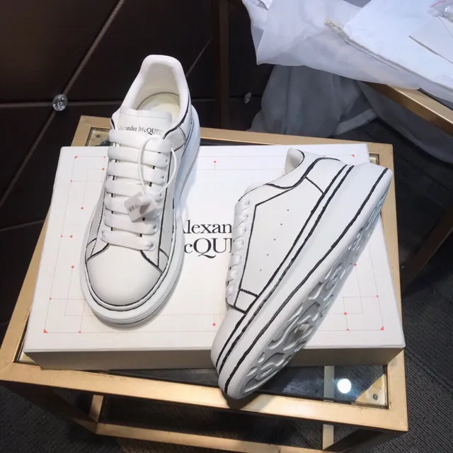 Alexander McQueen Oversized Sneaker White Black Silhouette Leather Upper Lifestyle Sneakers 7
