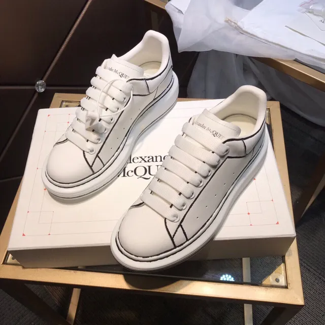 Alexander McQueen Oversized Sneaker White Black Silhouette Leather Upper Lifestyle Sneakers 8