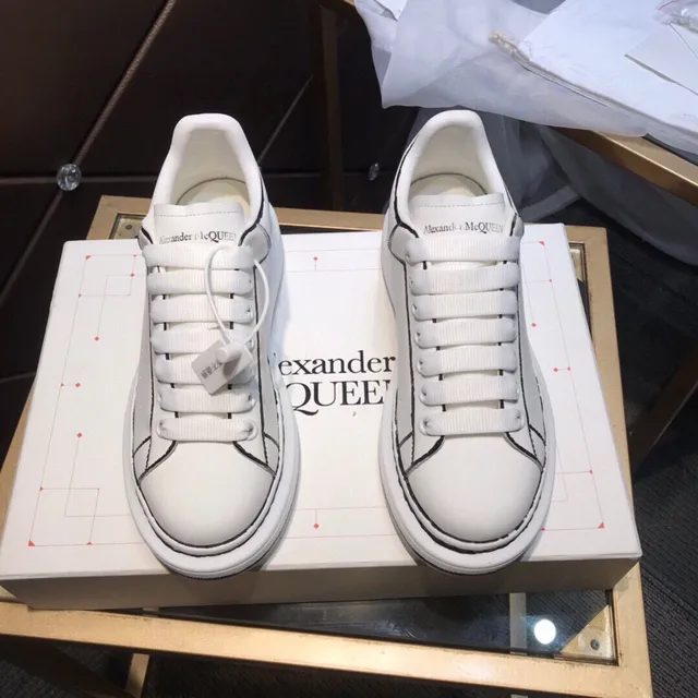 Alexander McQueen Oversized Sneaker White Black Silhouette Leather Upper Lifestyle Sneakers 9