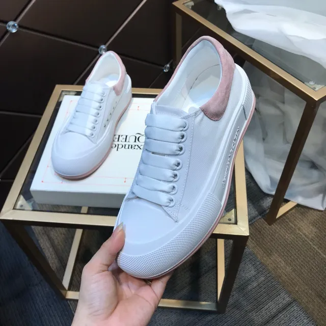 Alexander McQueen Tênis Oversized Branco e Rosa Sola Plataforma Biqueira Texturizada Tênis Lifestyle 3