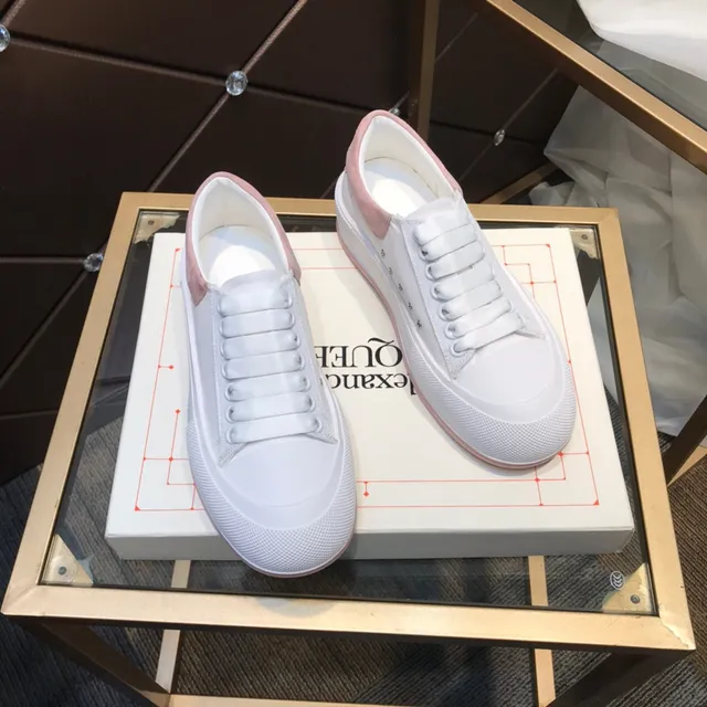 Alexander McQueen Tênis Oversized Branco e Rosa Sola Plataforma Biqueira Texturizada Tênis Lifestyle 6