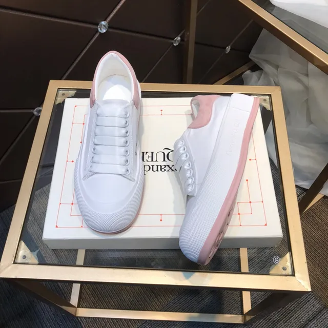 Alexander McQueen Tênis Oversized Branco e Rosa Sola Plataforma Biqueira Texturizada Tênis Lifestyle 7