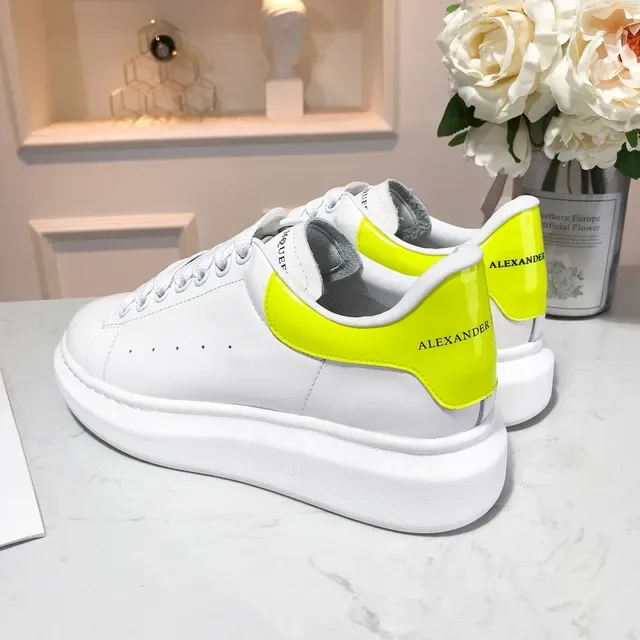 Alexander McQueen oversized sneaker সাদা হলুদ প্ল্যাটফর্ম সোল চামড়া উপর লাইফস্টাইল স্নিকার 4