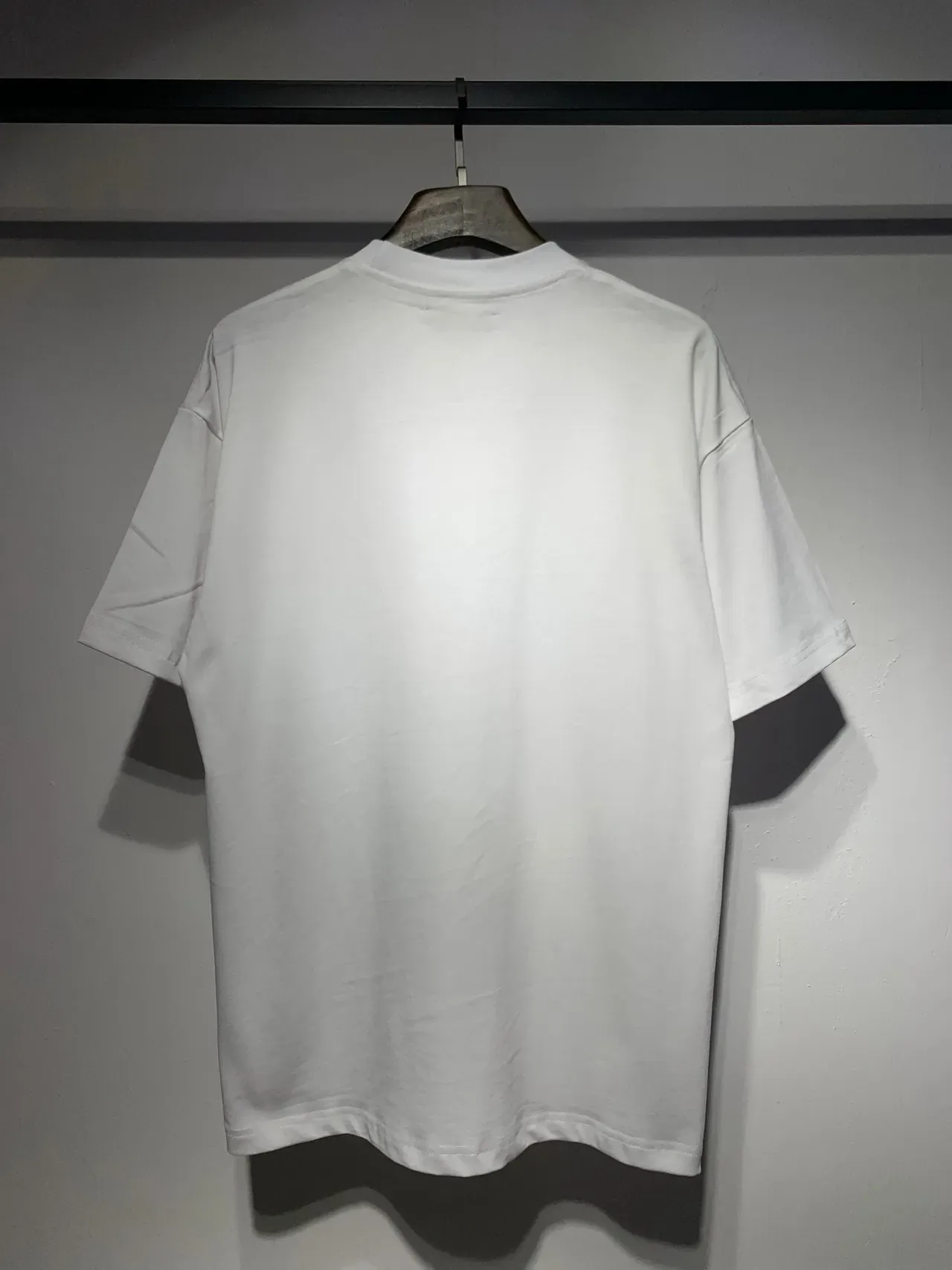 Amiri Graphic Logo T-Shirt 6