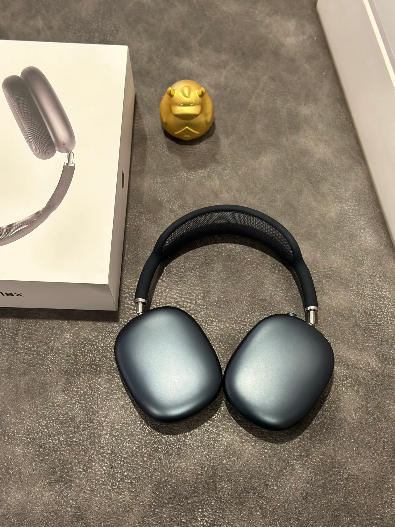 Apple AirPods Max Space Gray Over-ear Headphones 18