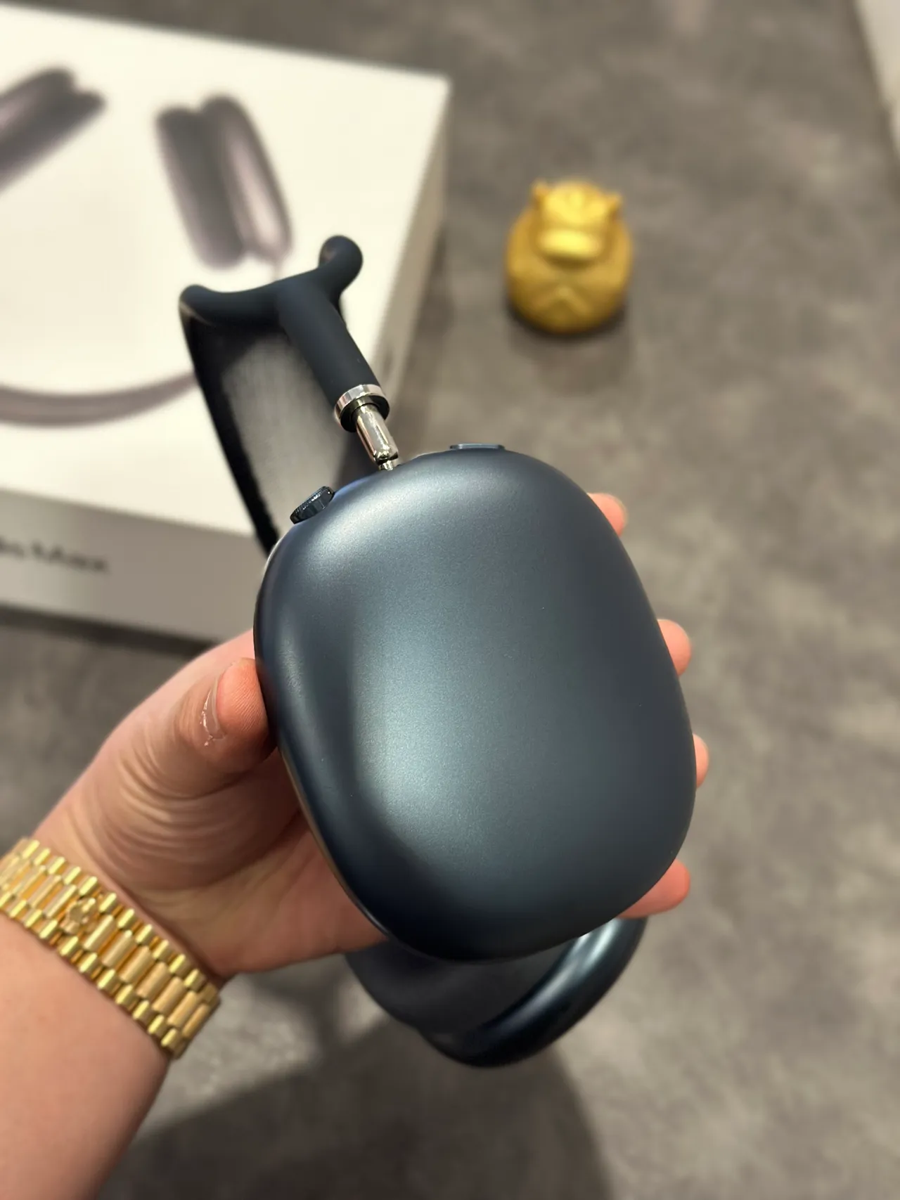Apple AirPods Max Space Gray Over-ear Headphones 23