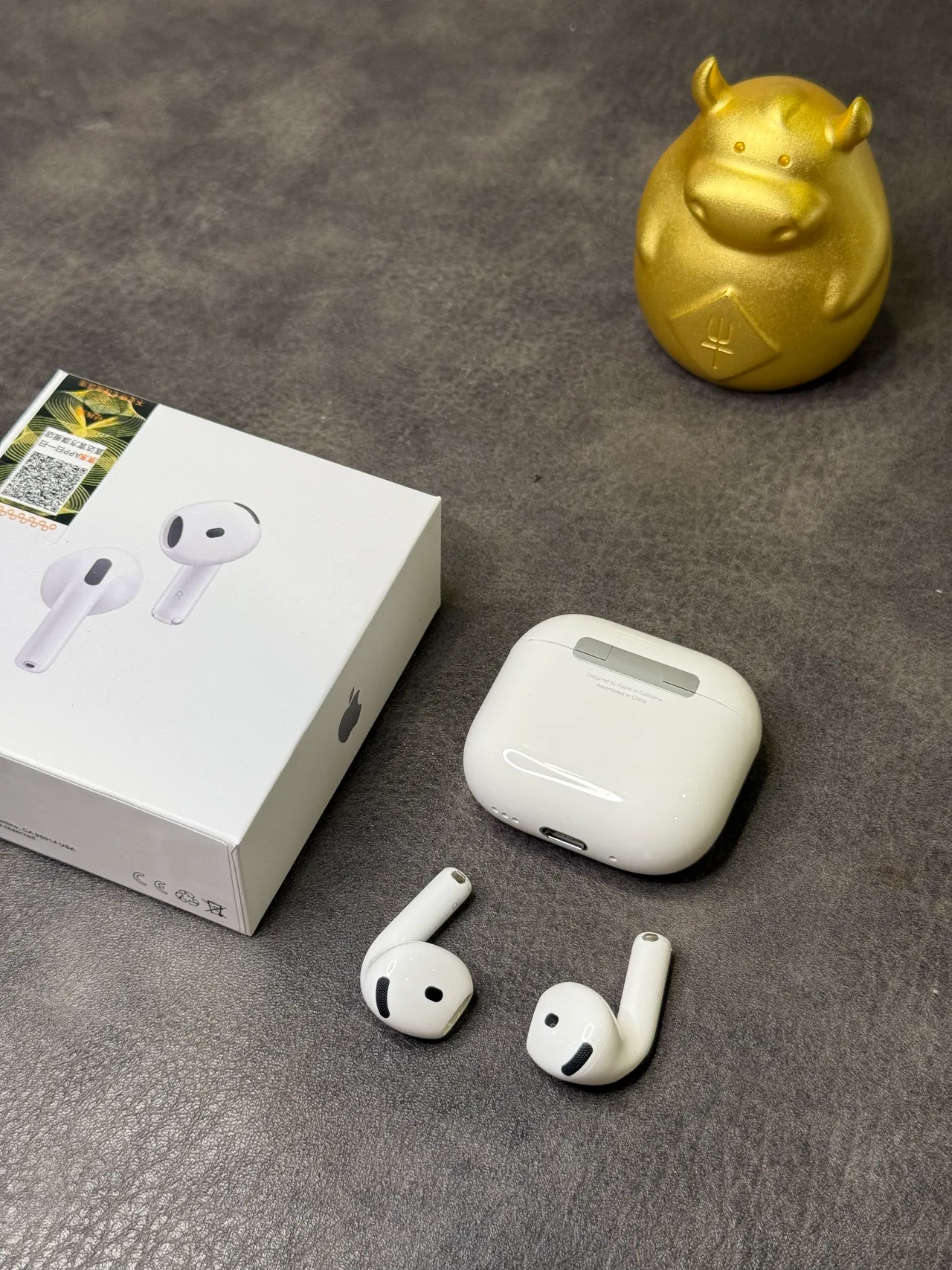 Apple White Black Stem-Style Open-Fit TWS Earbuds 7