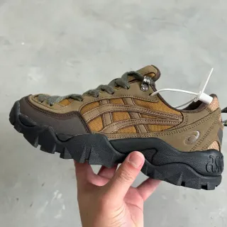 ASICS Gel-Lyte III حذاء رياضي بني زيتوني وأسود للأسلوب الحياتي