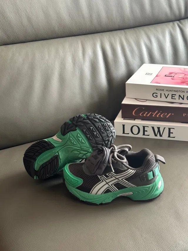 ASICS Gris Vert Chunky Silhouette Maille Et Superposition Synthétique Supérieure Sneakers Lifestyle 10