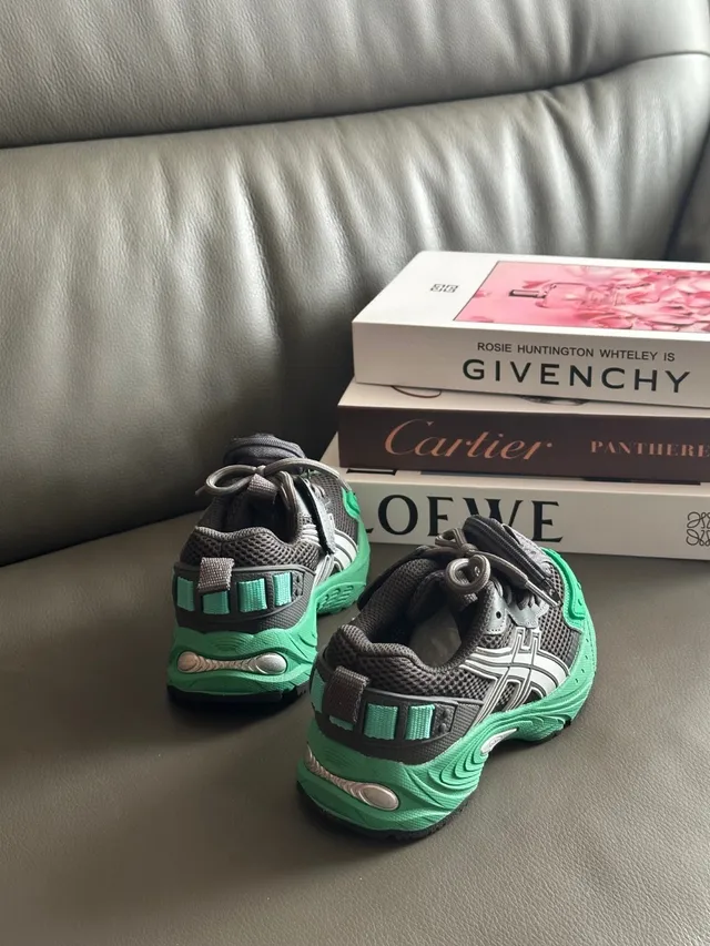 ASICS Gris Vert Chunky Silhouette Maille Et Superposition Synthétique Supérieure Sneakers Lifestyle 12
