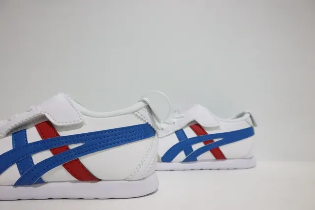 ASICS أبيض أزرق بدون أربطة شريط فيلكرو نقشة النمر لوجو سنيكرز لايف ستايل 13