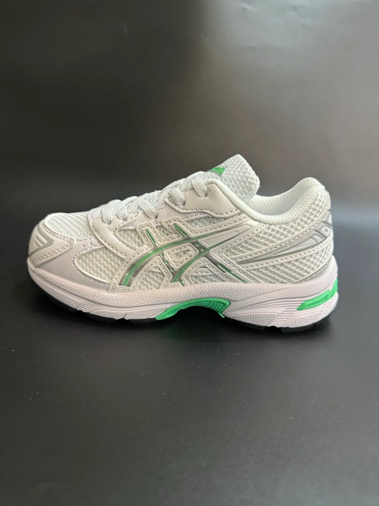 ASICS Branco Azul tênis de corrida low-top de malha e sintético superior 11