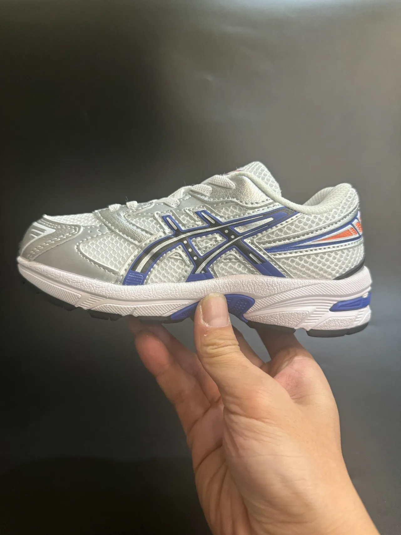 ASICS Branco Azul tênis de corrida low-top de malha e sintético superior 12