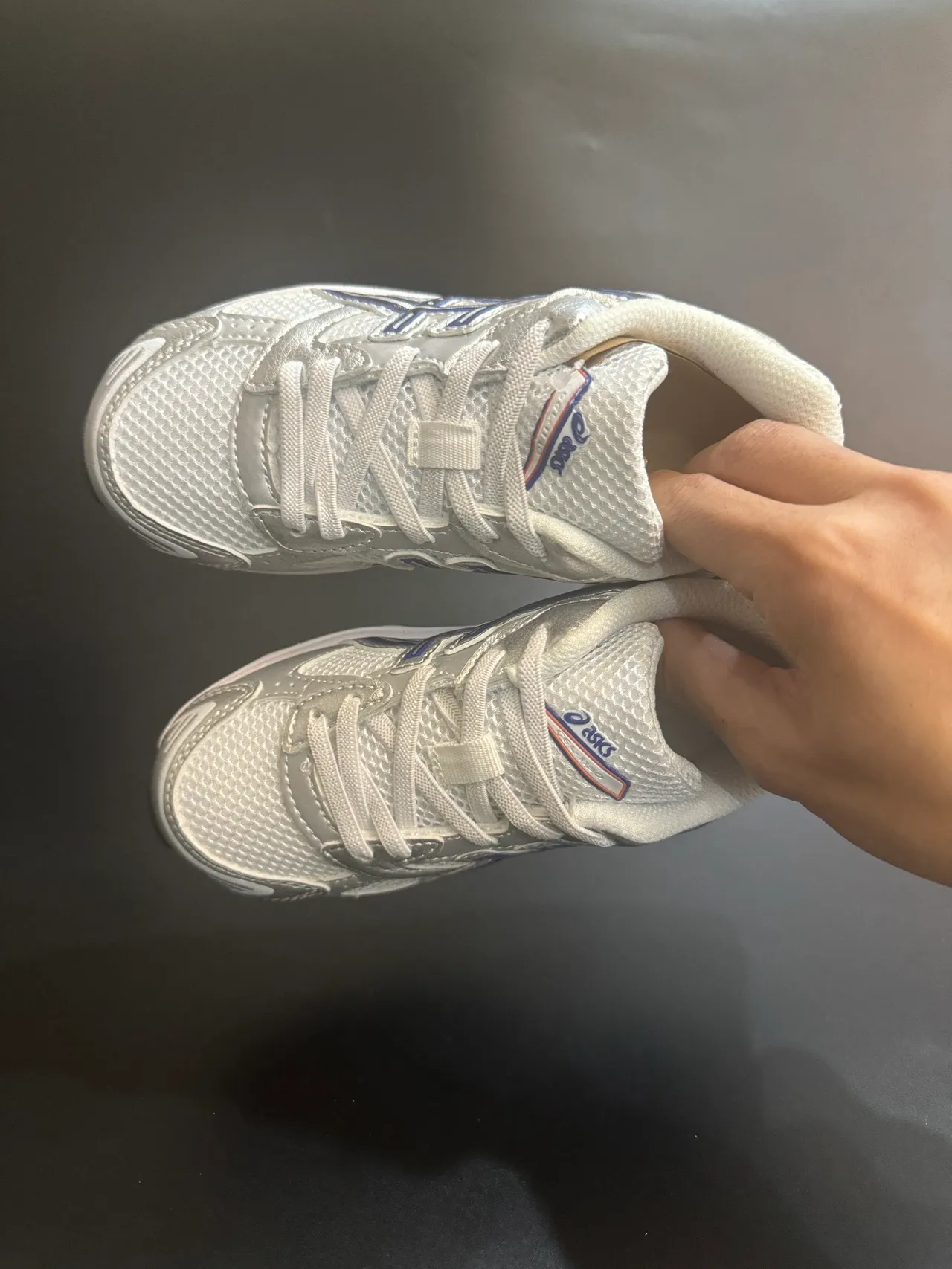 ASICS Branco Azul tênis de corrida low-top de malha e sintético superior 13