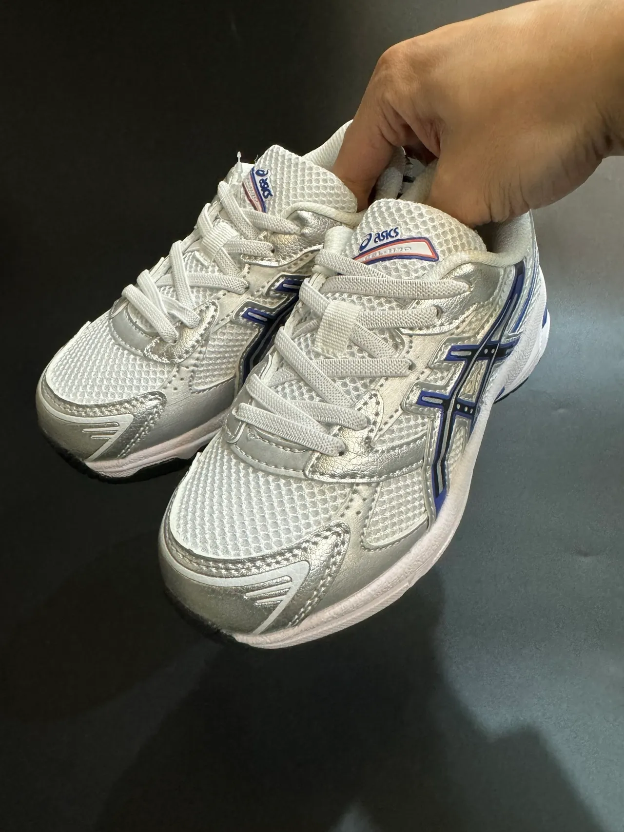 ASICS Branco Azul tênis de corrida low-top de malha e sintético superior 14