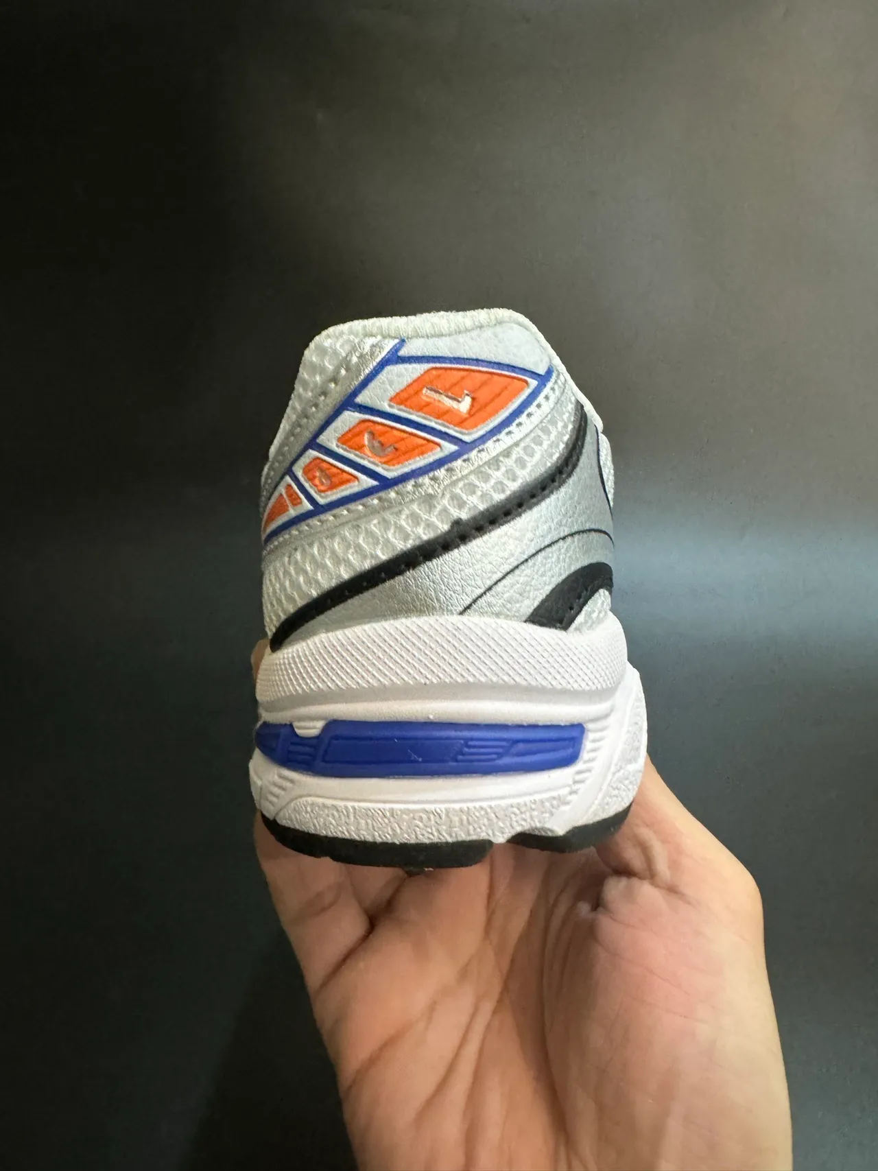 ASICS Branco Azul tênis de corrida low-top de malha e sintético superior 17