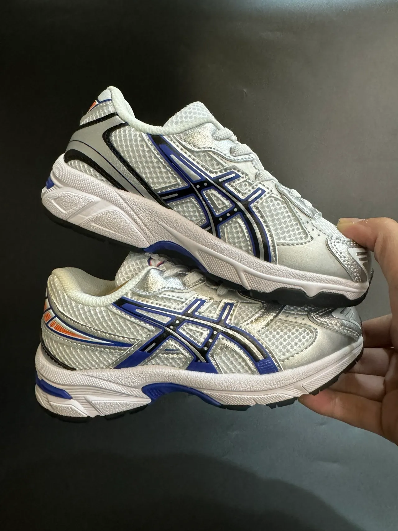 ASICS Branco Azul tênis de corrida low-top de malha e sintético superior 20