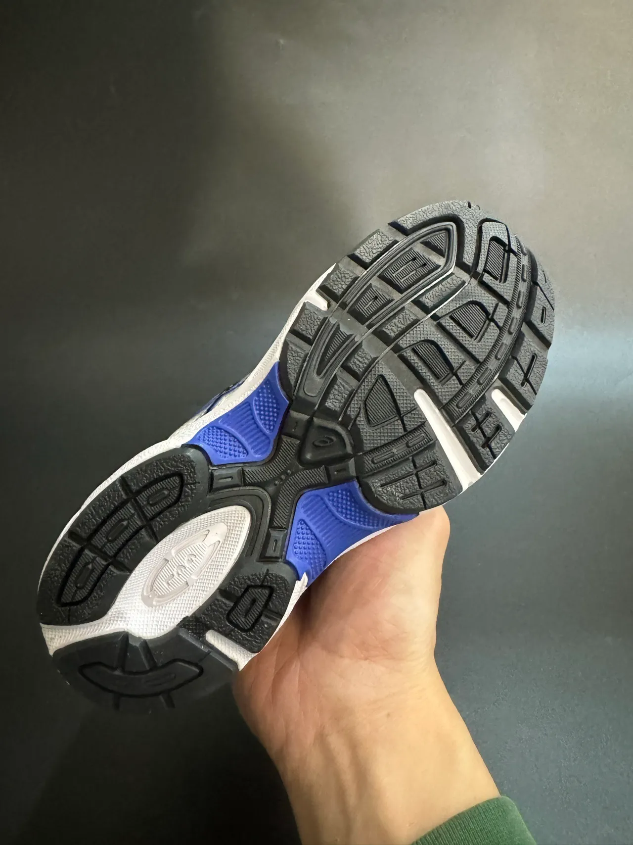 ASICS Branco Azul tênis de corrida low-top de malha e sintético superior 21