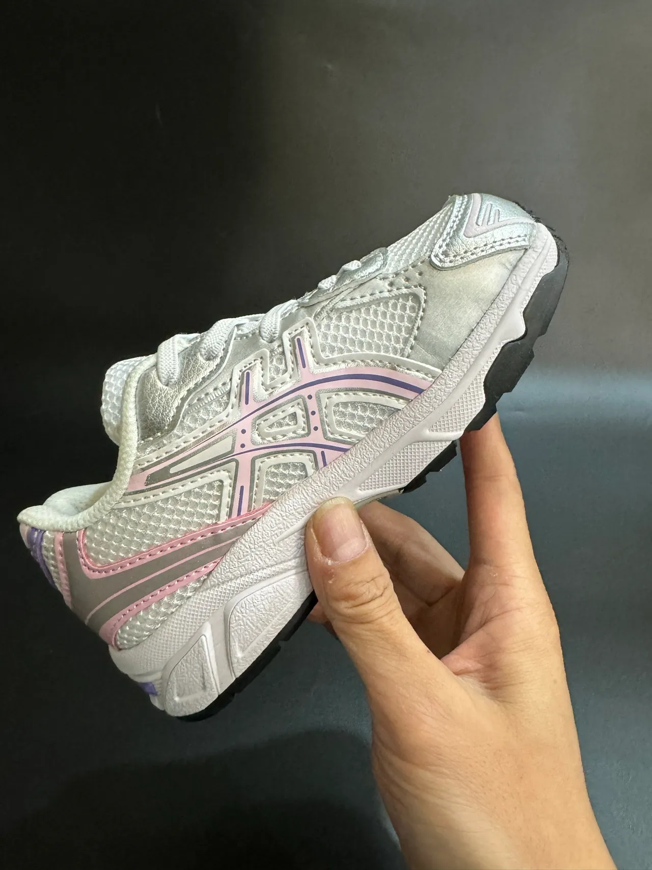ASICS Branco Azul tênis de corrida low-top de malha e sintético superior 24