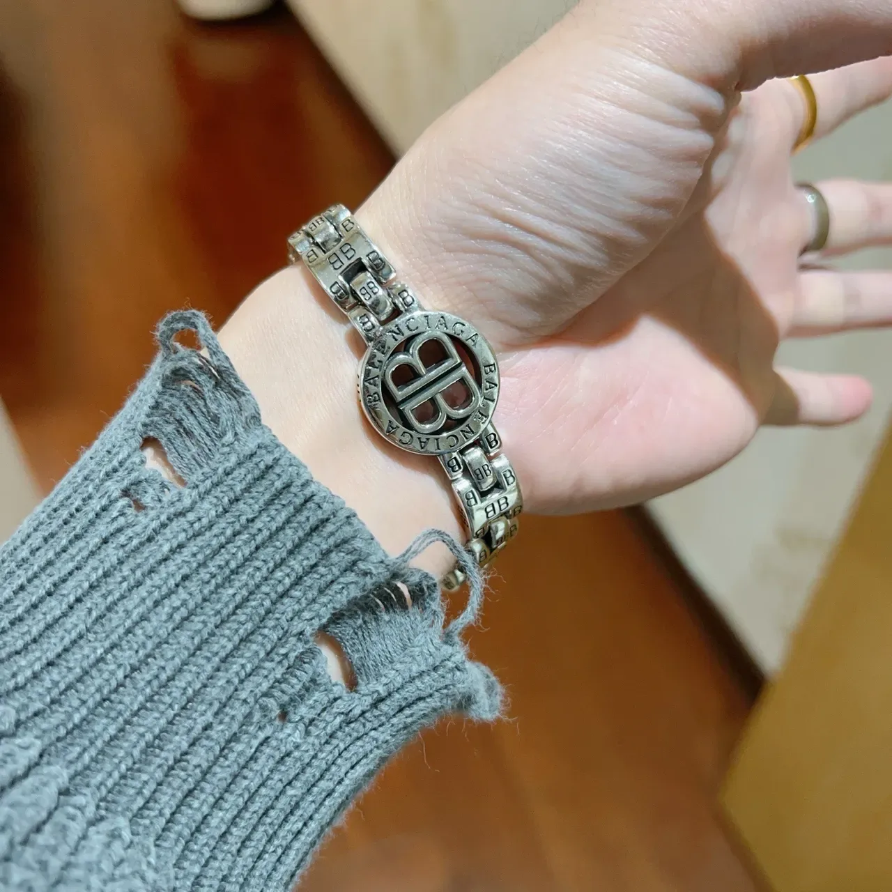 Balenciaga BB Pulseira Prata Preta Corrente Curb Grossa Links Gravados Bracelet 8