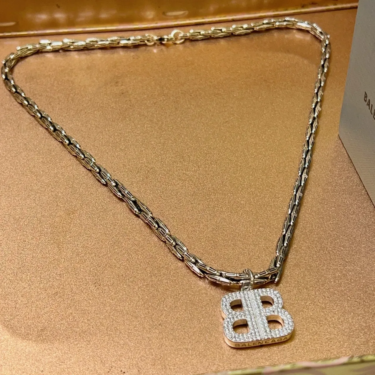 Colar Balenciaga BB Pêndano de Cristal Corrente Grossa 3