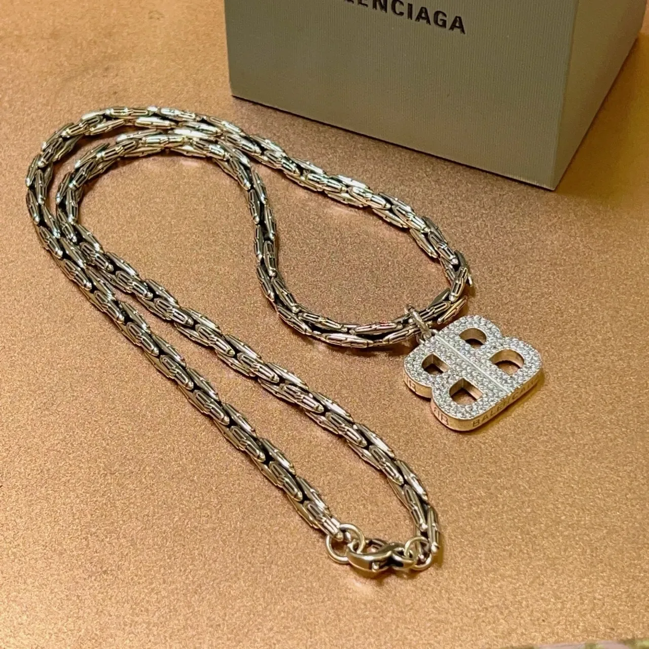 Colar Balenciaga BB Pêndano de Cristal Corrente Grossa 6