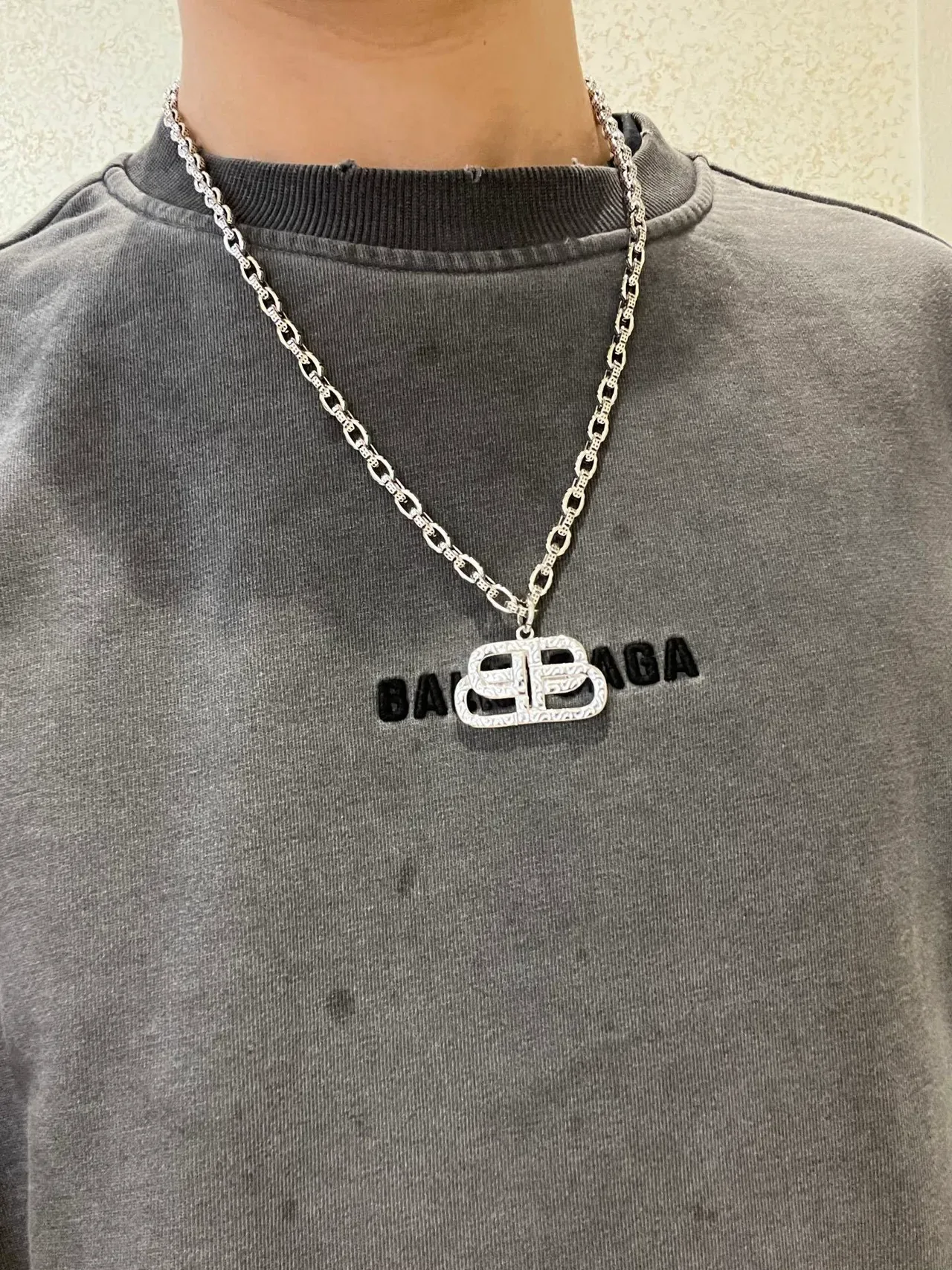Balenciaga BB Logo pendentif corrente prata 5
