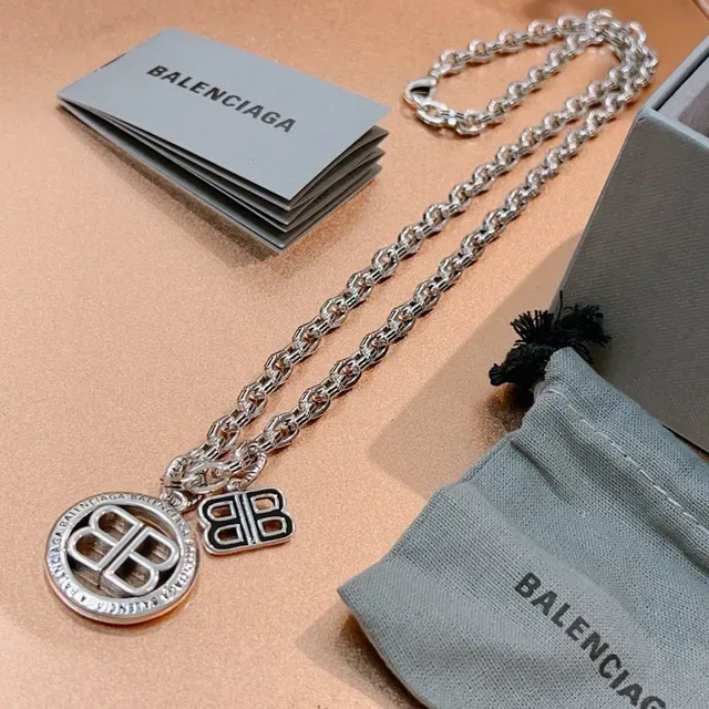 Balenciaga BB Colar Prateado Cinza Corrente Curb Chunky Pingente Duplo Logo 4