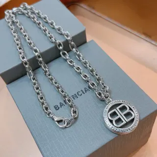 Balenciaga BB Pendant Necklace Colar com corrente de prata