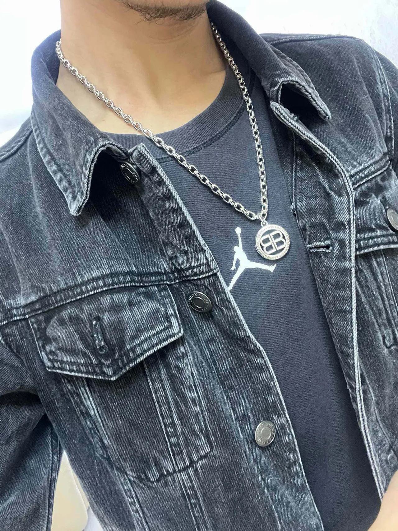 Balenciaga BB Pendant Necklace Colar com corrente de prata 2