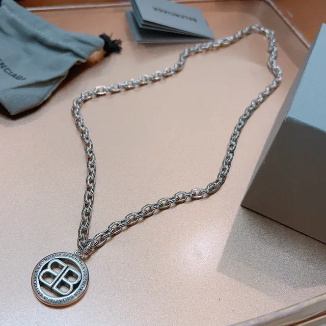 Balenciaga BB Pendant Necklace Colar com corrente de prata 9