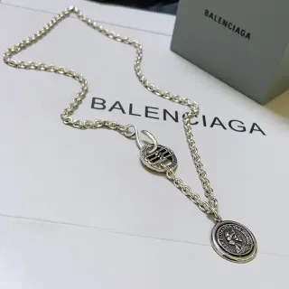 Balenciaga تعليقة ميداليون عملة سلاسل فضية أسود