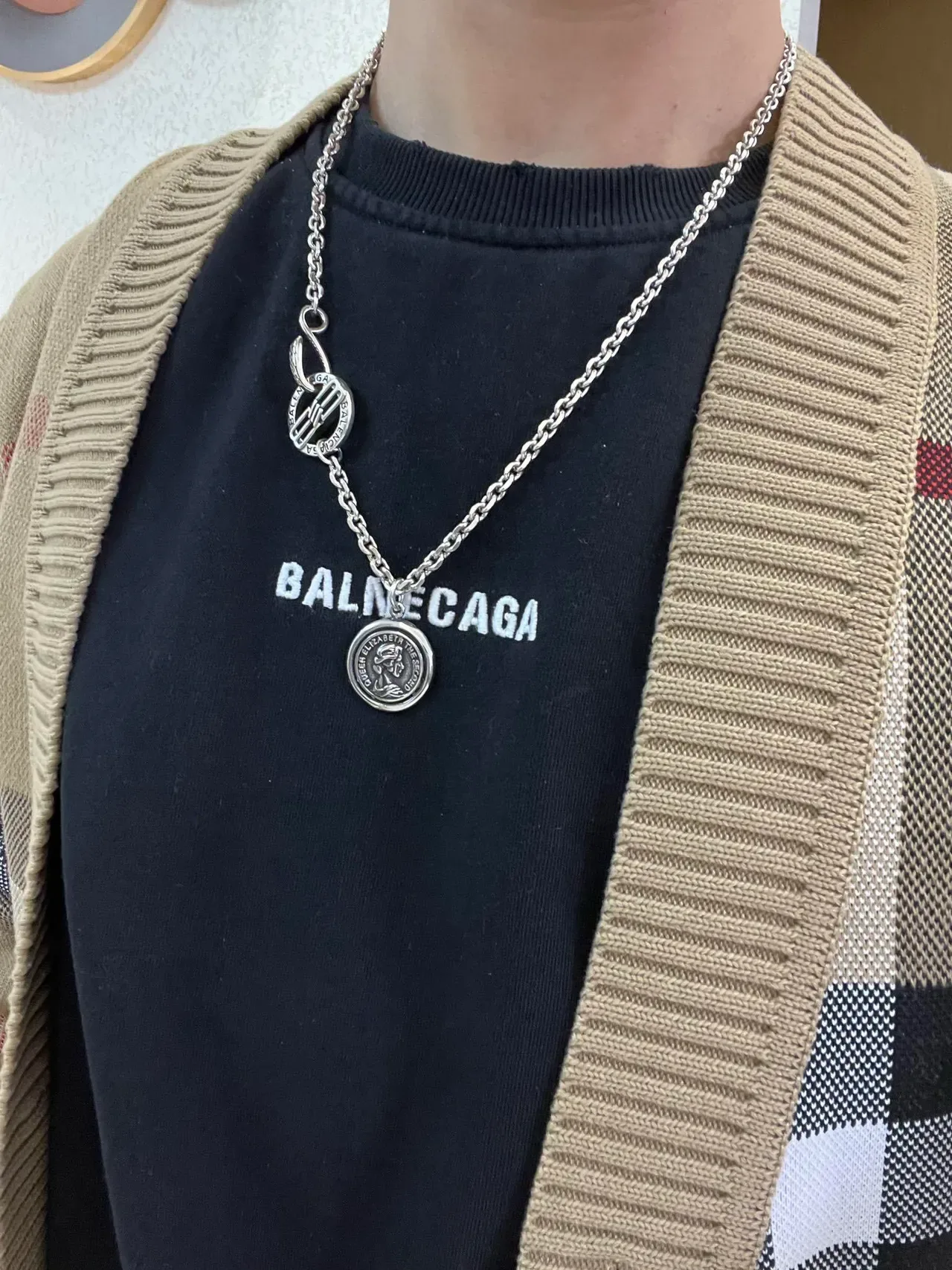 Balenciaga Collier Médaille Coin Argent Noir Chaîne 5