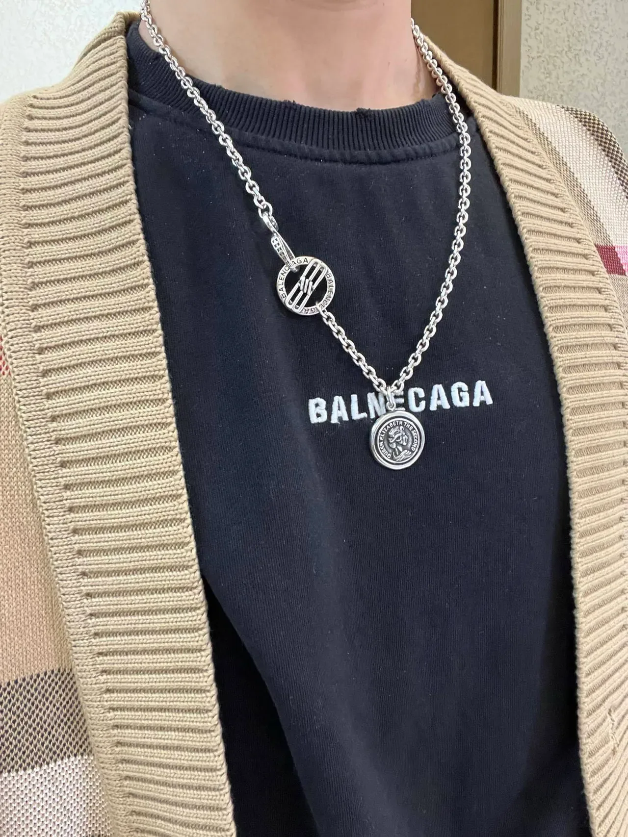 Balenciaga Collier Médaille Coin Argent Noir Chaîne 8