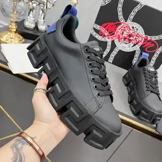 Balenciaga Defender أسود يوناني حذاء رياضي سميك
