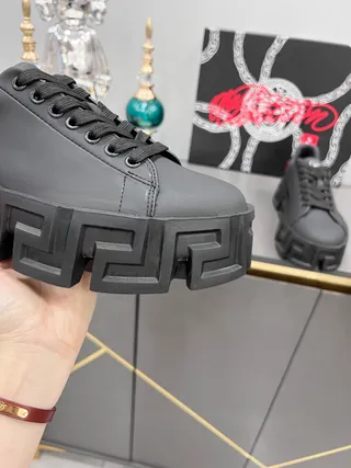 Balenciaga Defender أسود أحمر مفتاح يوناني سول منصة سميكة سنيكرز 2