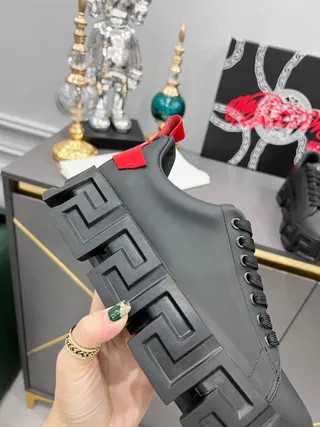 Balenciaga Defender أسود أحمر مفتاح يوناني سول منصة سميكة سنيكرز 9