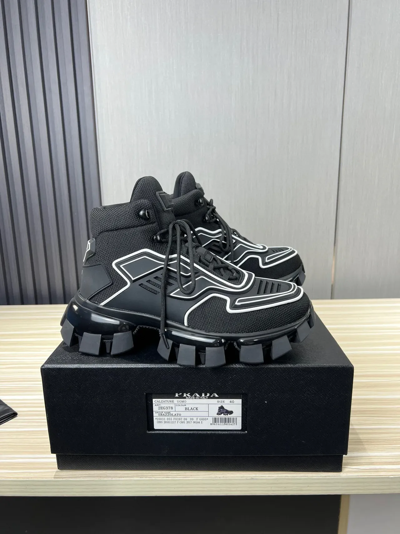 Balenciaga Defender Tênis high top preto branco mesh TPU chunky 3