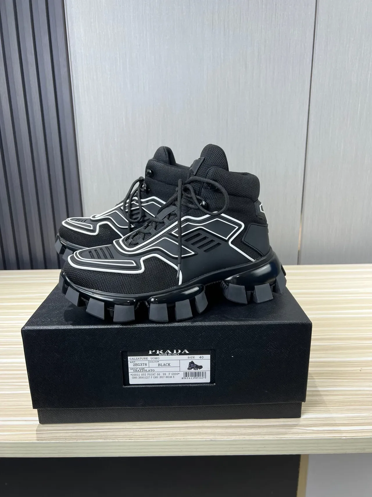 Balenciaga Defender Tênis high top preto branco mesh TPU chunky 4