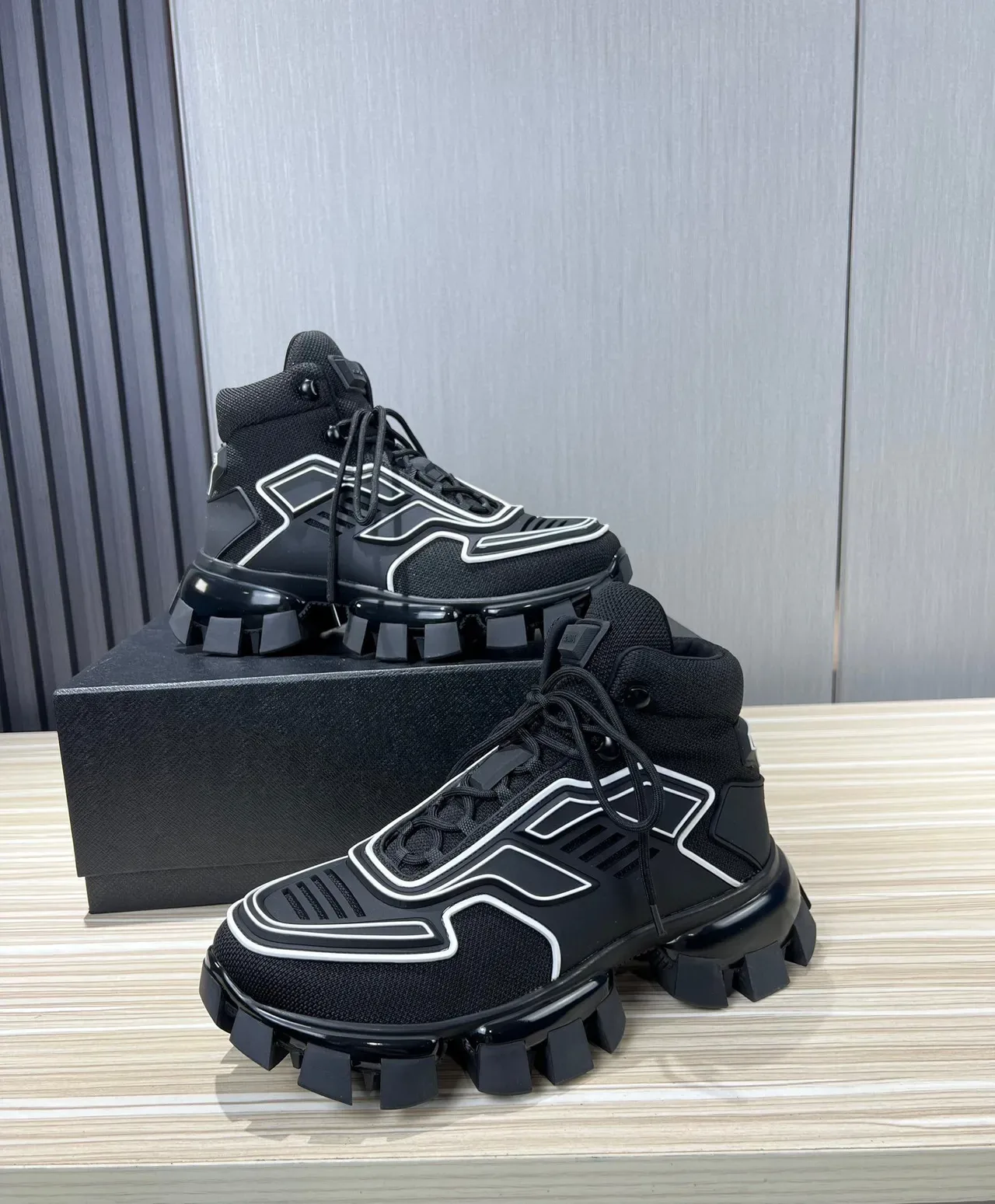 Balenciaga Defender Tênis high top preto branco mesh TPU chunky 5