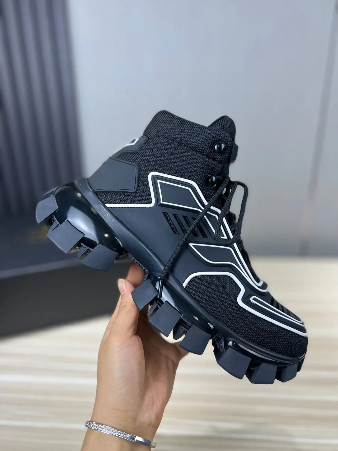 Balenciaga Defender Tênis high top preto branco mesh TPU chunky 7