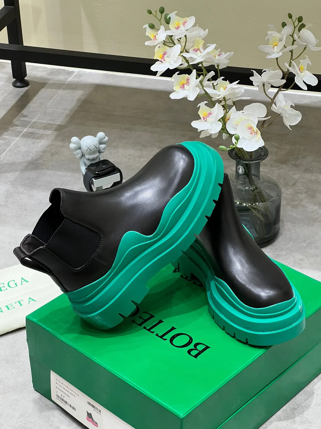 Balenciaga Le Cagole Black and Green Leather Chelsea Boots 3