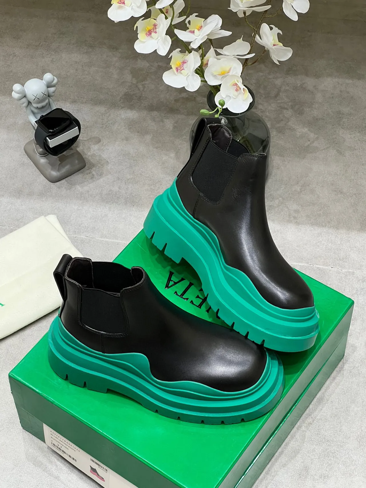 Balenciaga Le Cagole Black and Green Leather Chelsea Boots 4