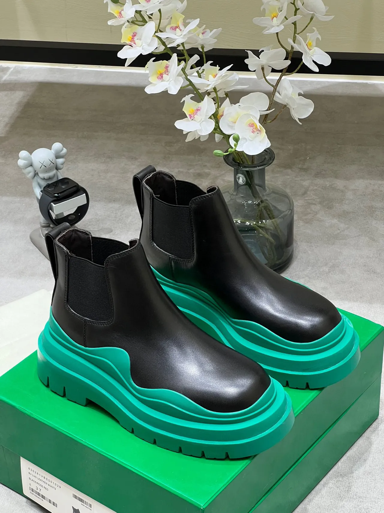 Balenciaga Le Cagole Black and Green Leather Chelsea Boots 7