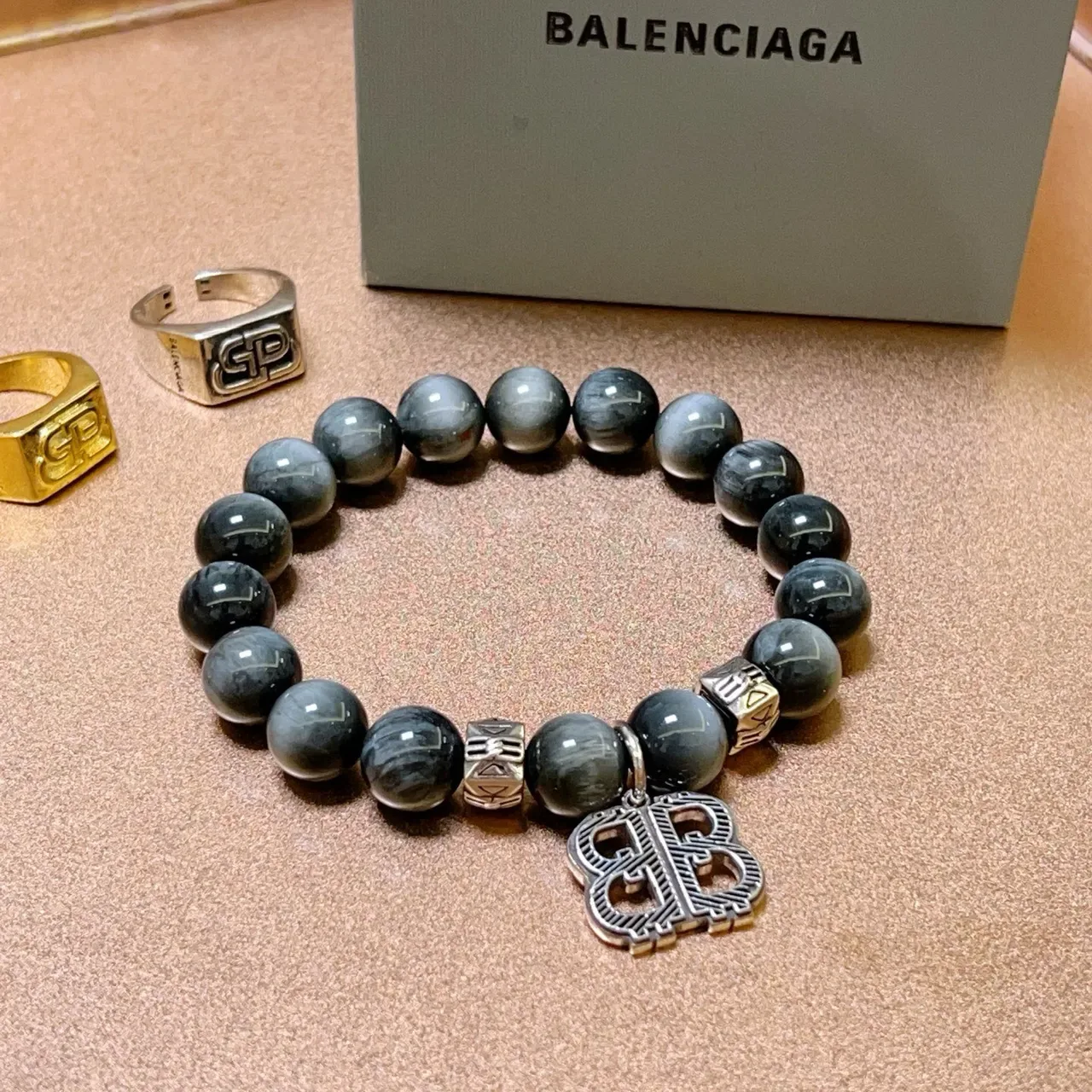 Balenciaga Logo Pendant Pulseira de Miçangas 3