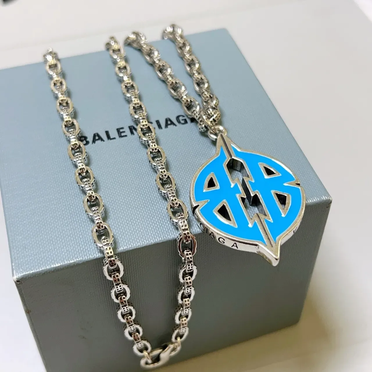Balenciaga Logo Pendente Corrente Curb Prateada Azul Esmaltada Monograma Colar 6