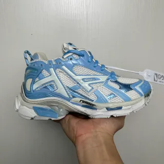 Balenciaga Runner حذاء رياضي أزرق فاتح وأبيض سميك